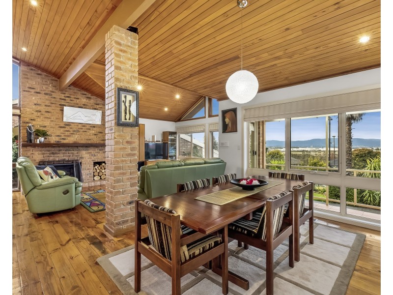 50-52 Craig Hill Drive, Wheelers Hill VIC 3150