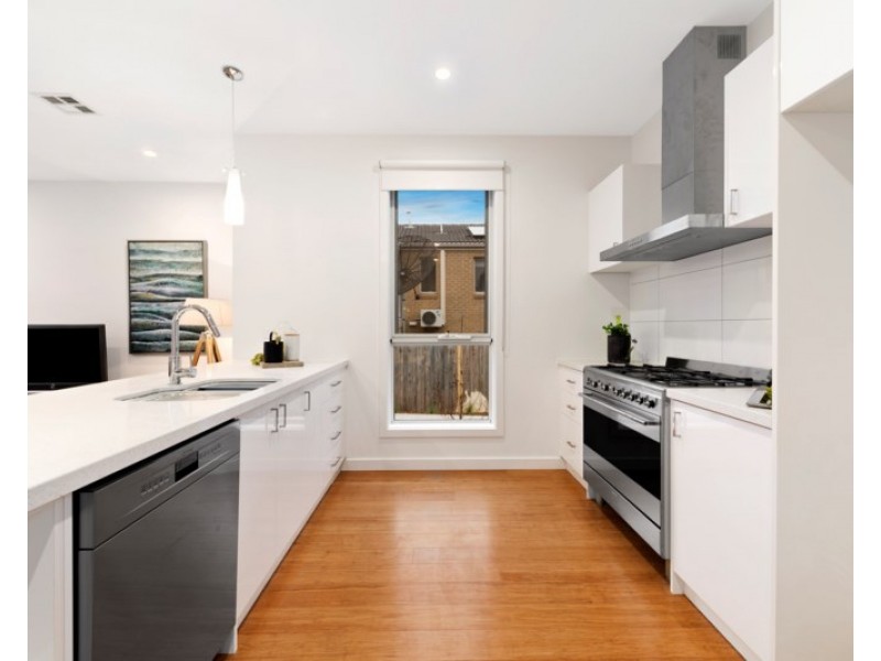 1/14 Hughes Street, Burwood VIC 3125