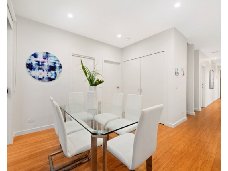 1/14 Hughes Street, Burwood VIC 3125