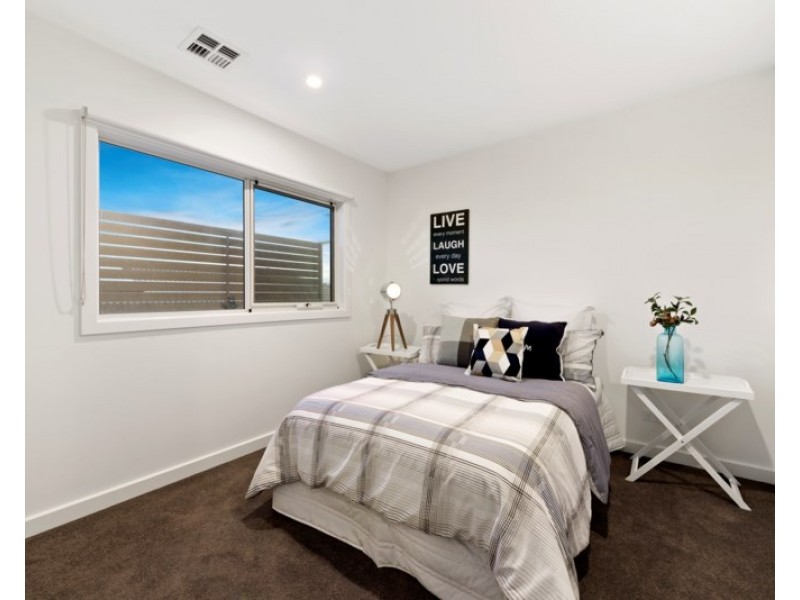 1/14 Hughes Street, Burwood VIC 3125