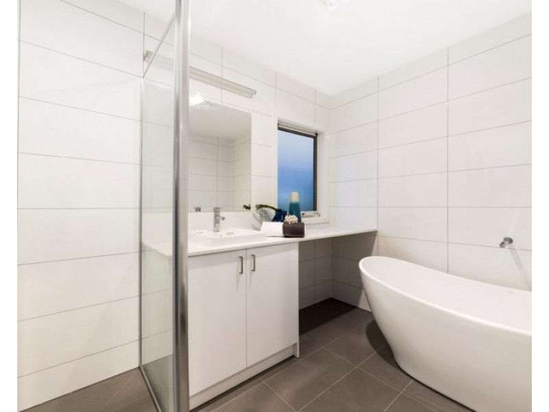 1/14 Hughes Street, Burwood VIC 3125