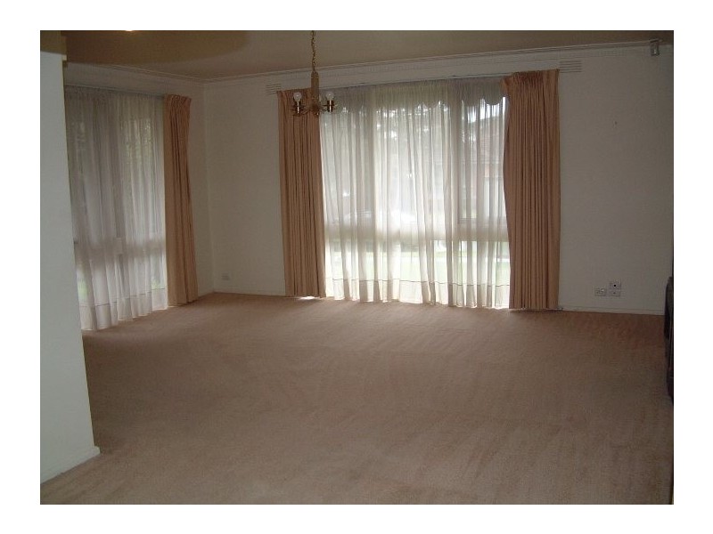 6 Fernvale Crescent, Wheelers Hill VIC 3150