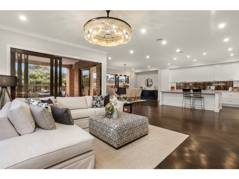 74 Guinevere Parade, Glen Waverley VIC 3150