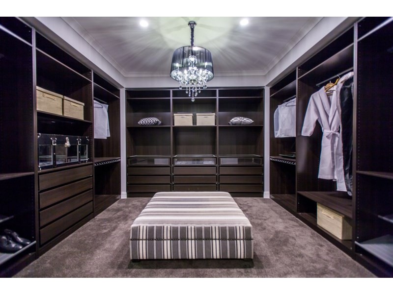 74 Guinevere Parade, Glen Waverley VIC 3150