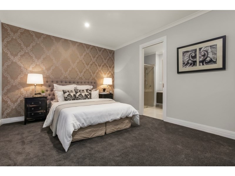 74 Guinevere Parade, Glen Waverley VIC 3150