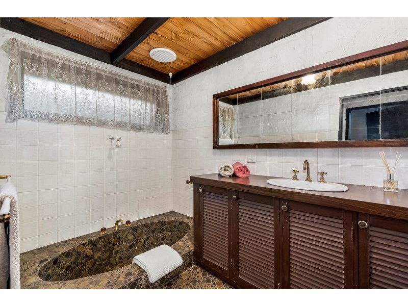 31 Earlwood Drive, Wheelers Hill VIC 3150