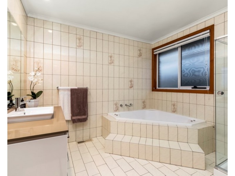 16 Ling Court, Mulgrave VIC 3170