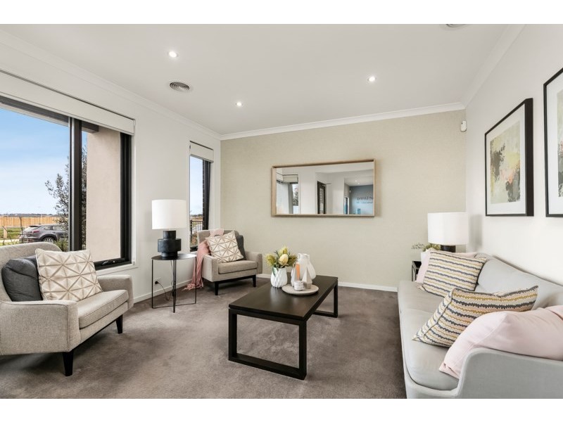 284 Alisma Boulevard, Cranbourne North VIC 3977