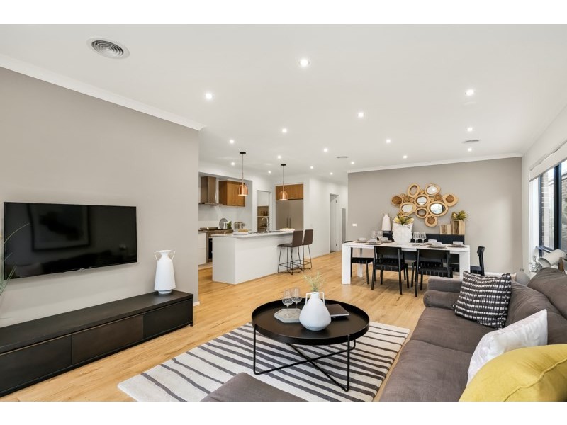 284 Alisma Boulevard, Cranbourne North VIC 3977