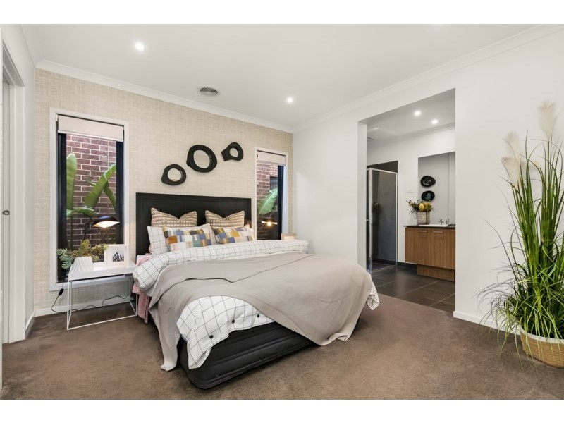 284 Alisma Boulevard, Cranbourne North VIC 3977