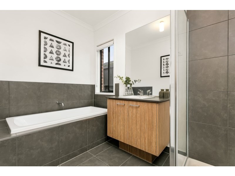 284 Alisma Boulevard, Cranbourne North VIC 3977