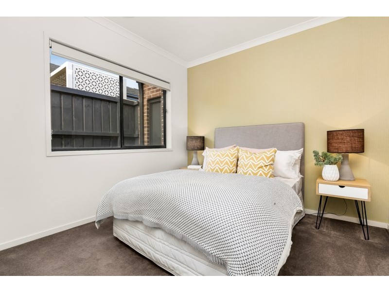 284 Alisma Boulevard, Cranbourne North VIC 3977