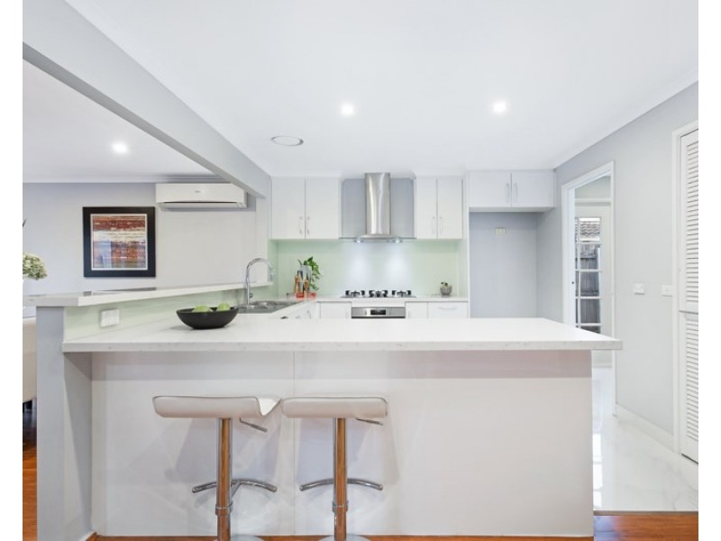 17 Windermere Crescent, Mulgrave VIC 3170