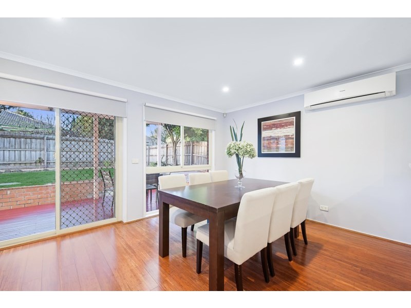 17 Windermere Crescent, Mulgrave VIC 3170