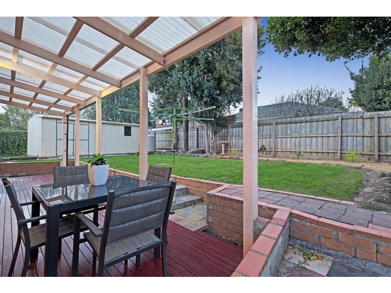 17 Windermere Crescent, Mulgrave VIC 3170