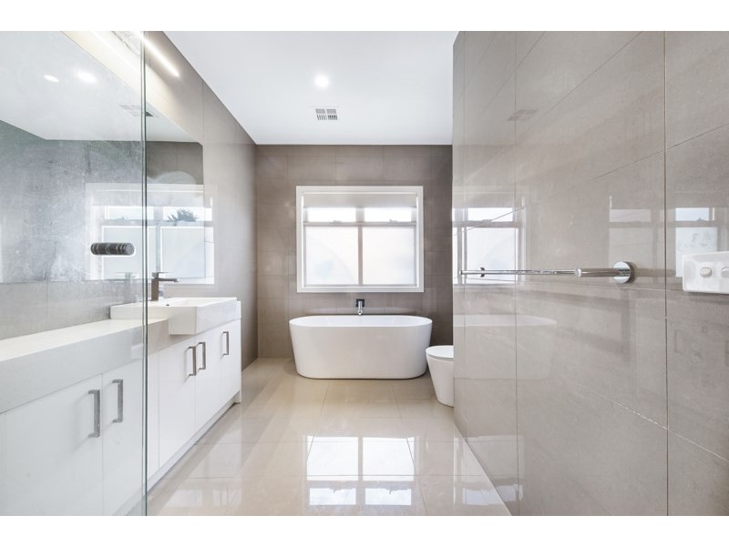 1/13 Loraine Avenue, Box Hill North VIC 3129