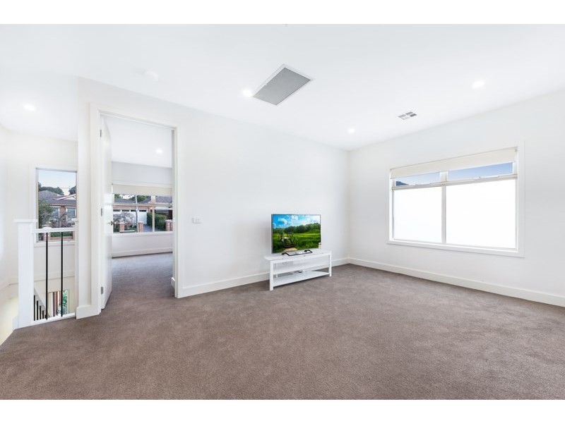 1/13 Loraine Avenue, Box Hill North VIC 3129