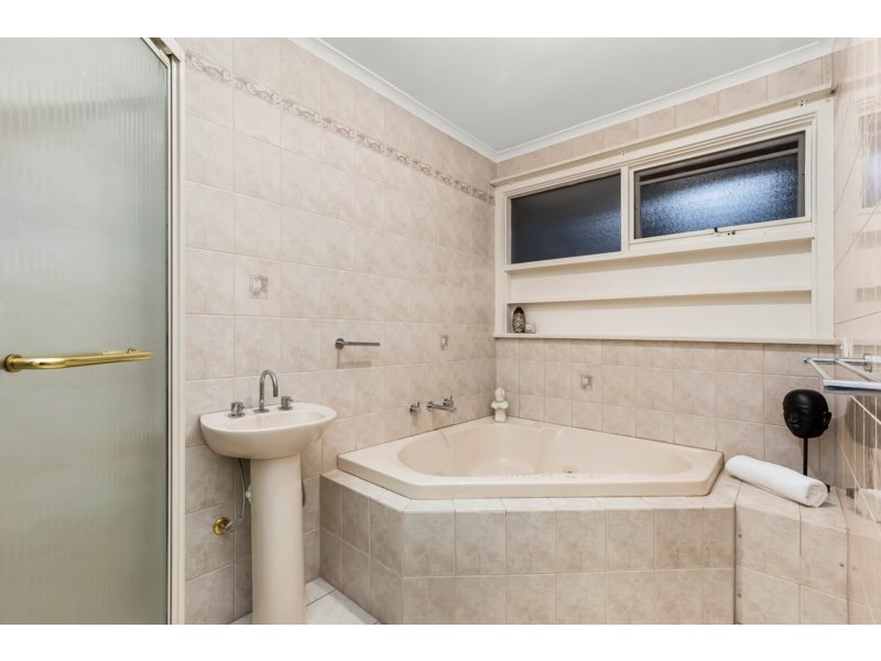 16 Pentland Court, Glen Waverley VIC 3150