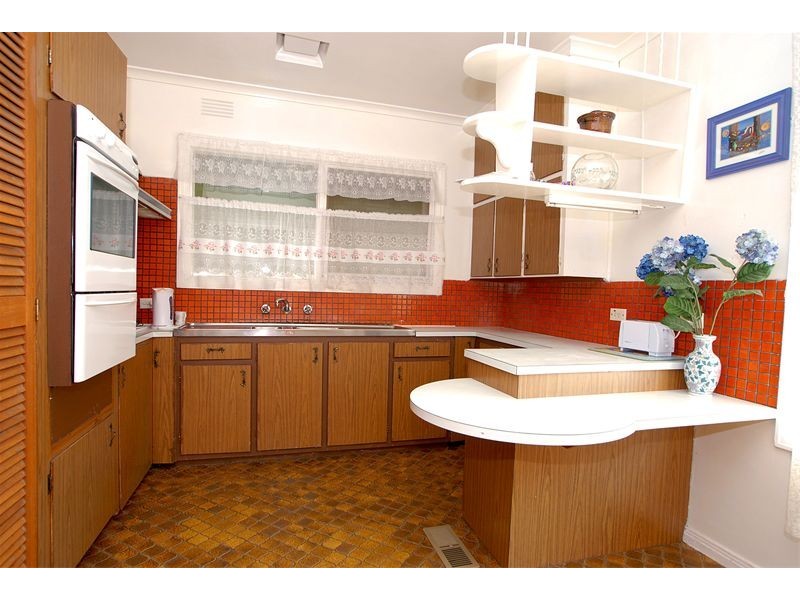 33 Jordan Grove, Glen Waverley VIC 3150