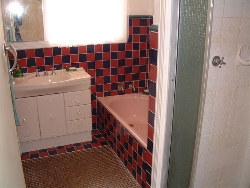 33 Jordan Grove, Glen Waverley VIC 3150