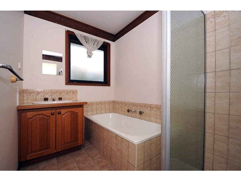 5 Barclay Avenue, Frankston VIC 3199