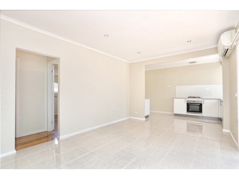 10 Kingswood Crescent, Noble Park North VIC 3174