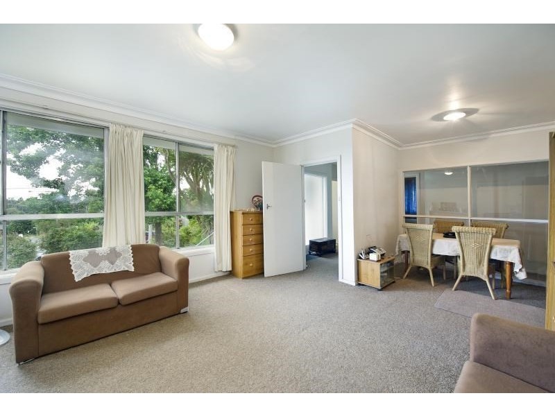 2 Statesman Avenue, Burwood East VIC 3151