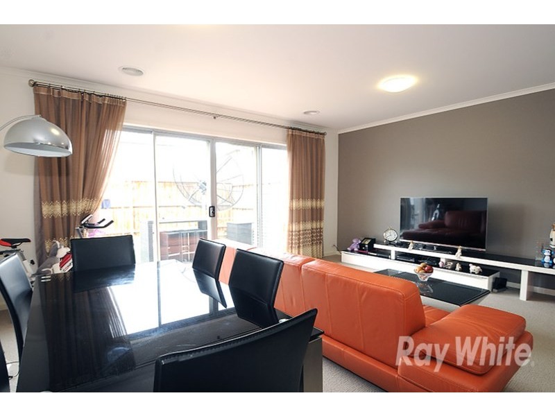 11 Newcastle Drive, Mulgrave VIC 3170