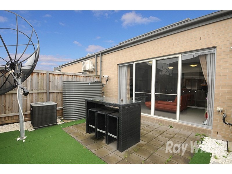 11 Newcastle Drive, Mulgrave VIC 3170