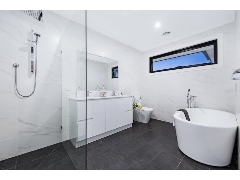 2/71 Highfield Avenue, Mulgrave VIC 3170