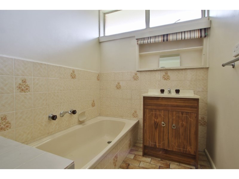 16 Sartori Street, Burwood East VIC 3151