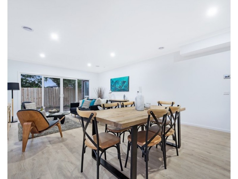 2/35 Folkestone Road, Glen Waverley VIC 3150