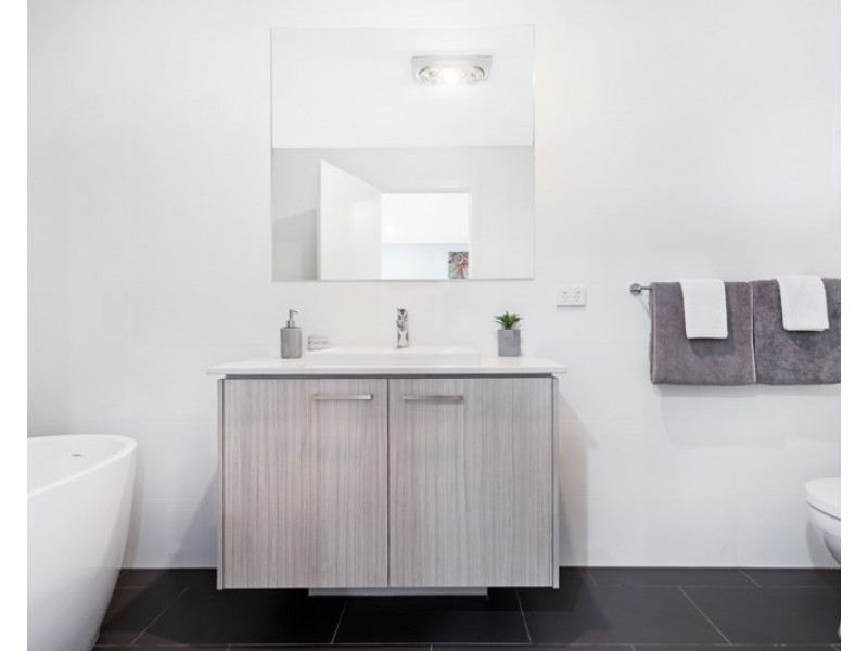 2/35 Folkestone Road, Glen Waverley VIC 3150