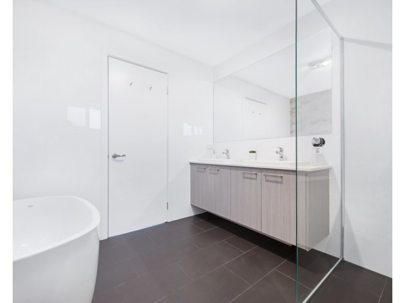 2/35 Folkestone Road, Glen Waverley VIC 3150