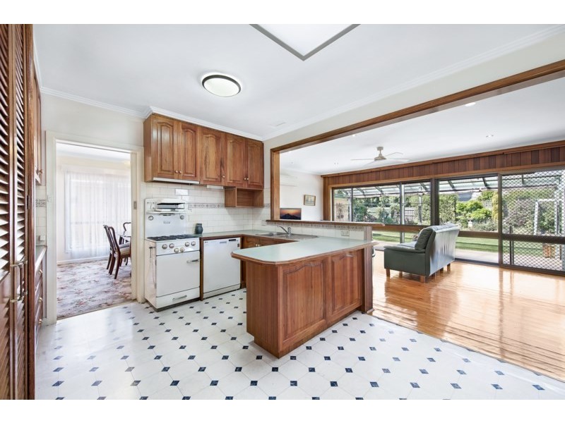 24 Glencairn Street, Mulgrave VIC 3170