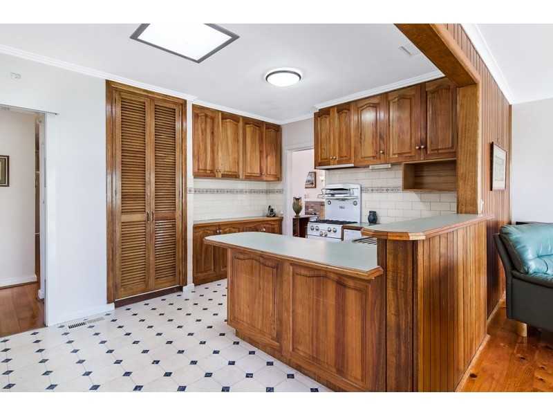 24 Glencairn Street, Mulgrave VIC 3170