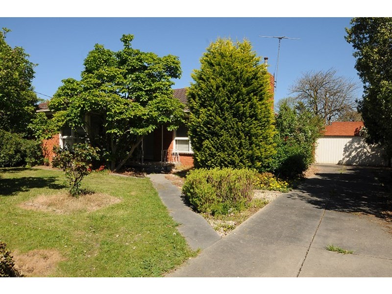 9 Pinetree Avenue, Glen Waverley VIC 3150