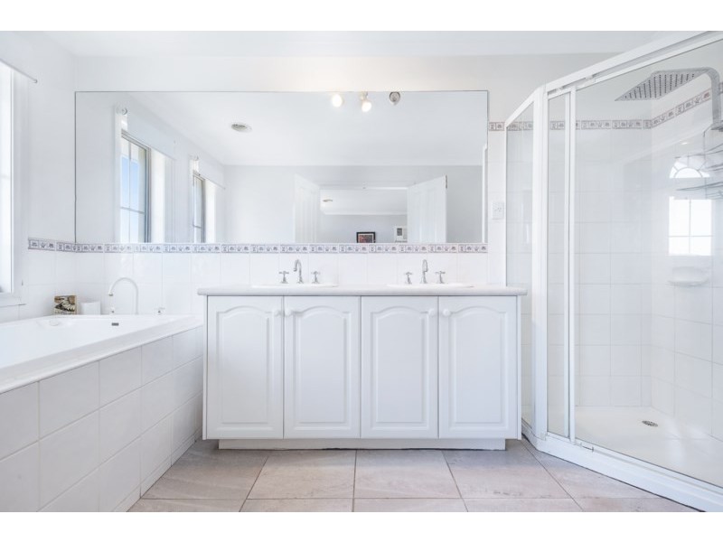 7 The Rise, Glen Waverley VIC 3150