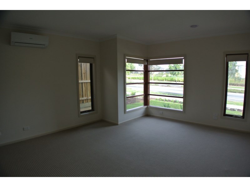 32 Harcrest Boulevard, Wantirna South VIC 3152