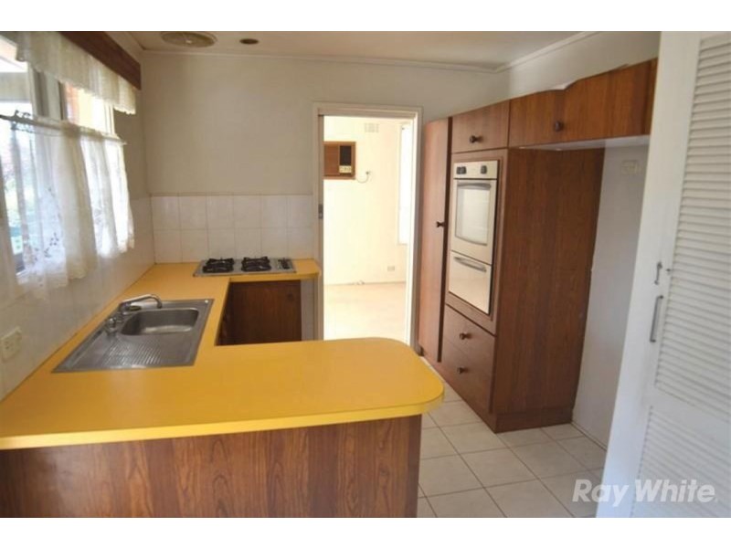35 Woolwich Drive, Mulgrave VIC 3170