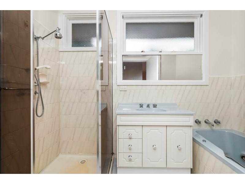 21 Roberts Street, Glen Waverley VIC 3150