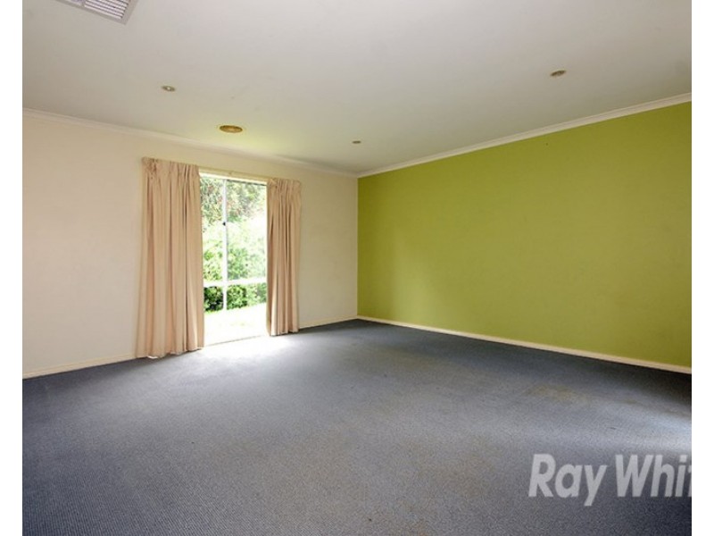 33 Fieldstone Boulevard, Beaconsfield VIC 3807