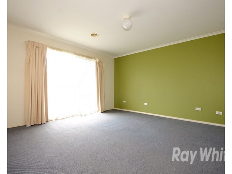 33 Fieldstone Boulevard, Beaconsfield VIC 3807