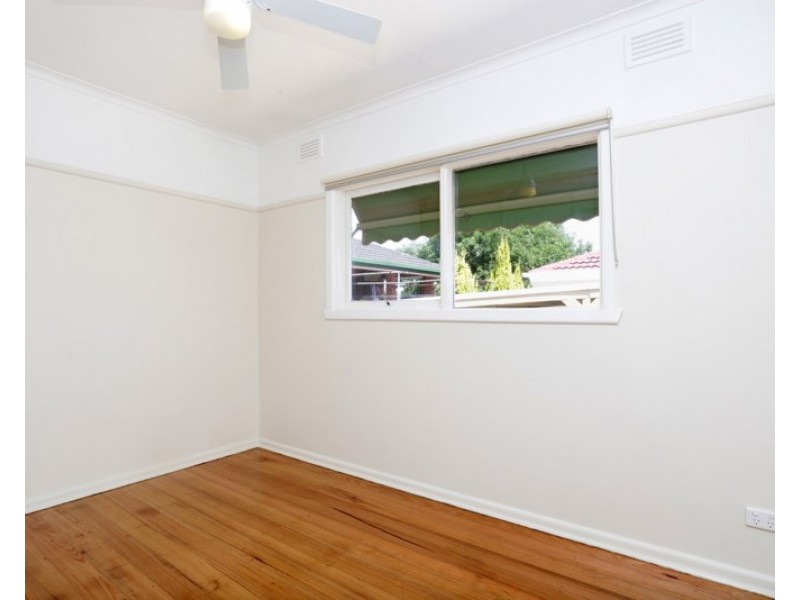 1/10 Kingswood Crescent, Noble Park North VIC 3174