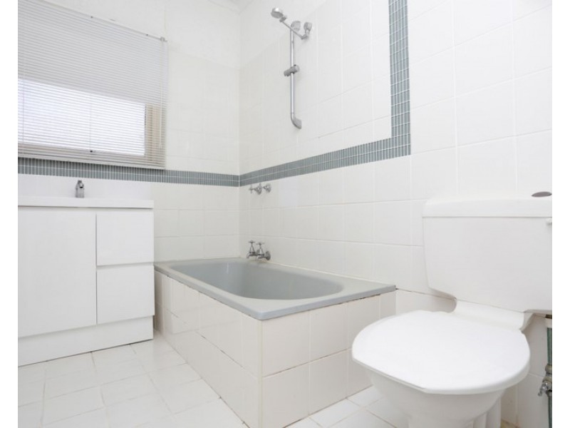 1/10 Kingswood Crescent, Noble Park North VIC 3174