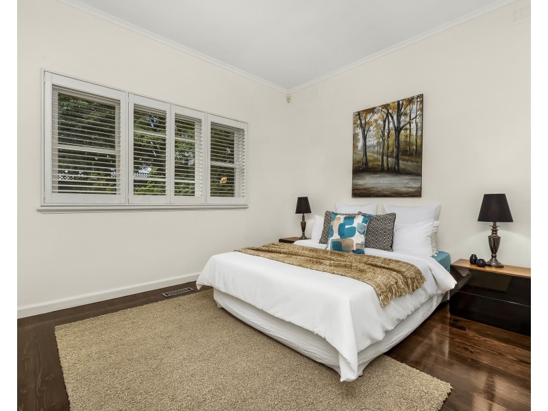 1/240 Elgar Road, Box Hill South VIC 3128