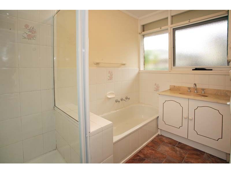 4 Oliphant Court, Mulgrave VIC 3170