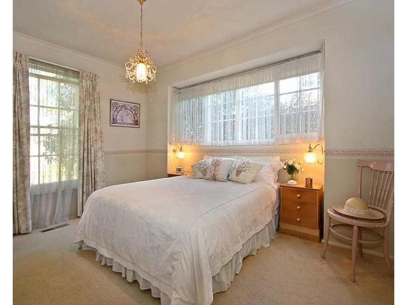 17 Ranfurlie Drive, Glen Waverley VIC 3150