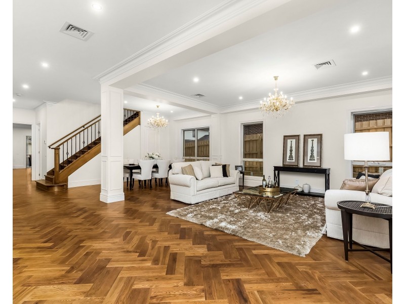 5 Dunscombe Avenue, Glen Waverley VIC 3150