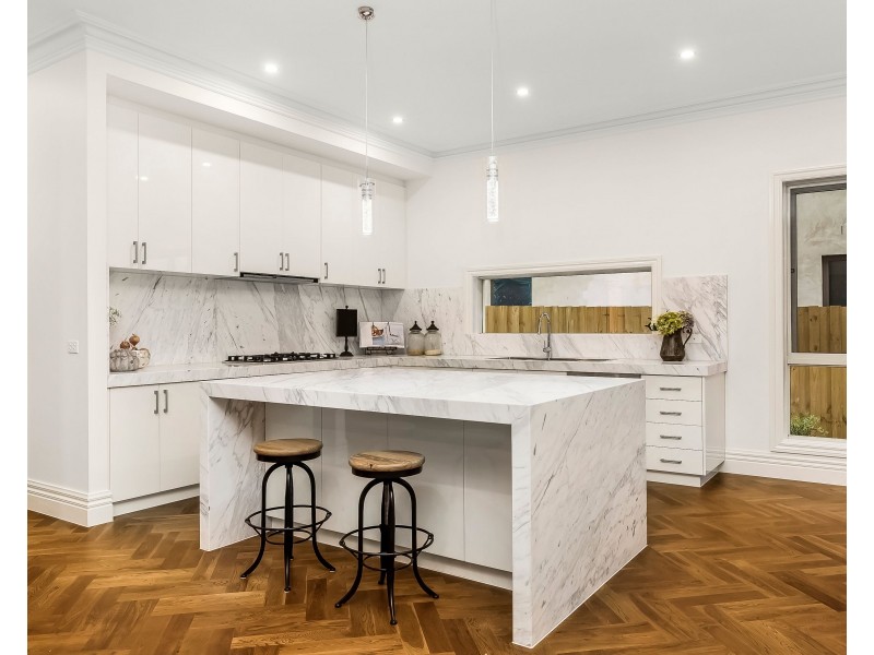 5 Dunscombe Avenue, Glen Waverley VIC 3150